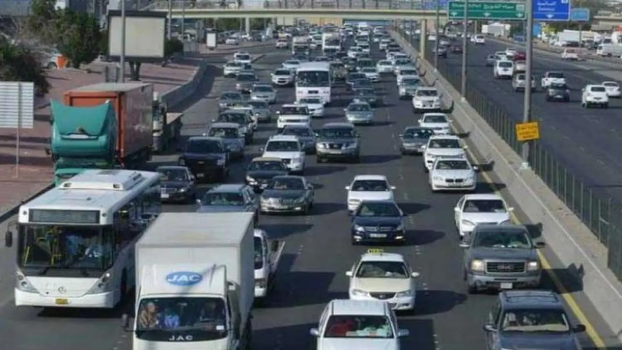 سيولة مرورية بمحاور القاهرة مع استمرار التحويلات المرورية أعلى كوبري أكتوبر